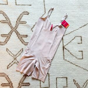 SPANX NWT Open-Bust Mid-Thigh Bodysuit Soft Nude Medium M